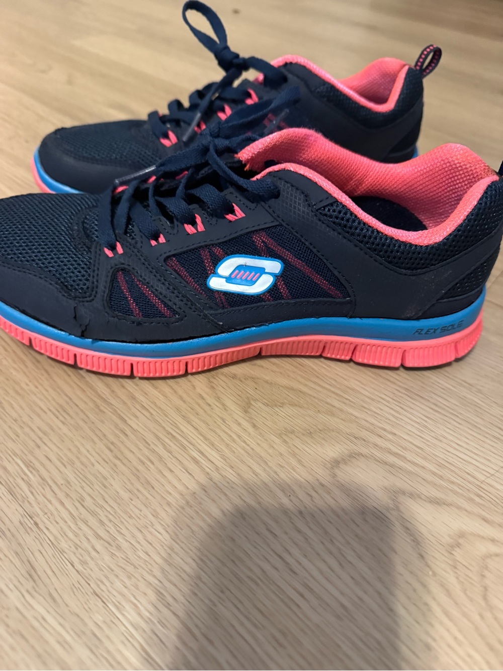 Skechers Women’s Navy and Pink Athletic Trainers size 8.5